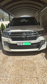 لاندكروز VXS • ٢٠٢١ • ماشي ٧٠٠٠٠