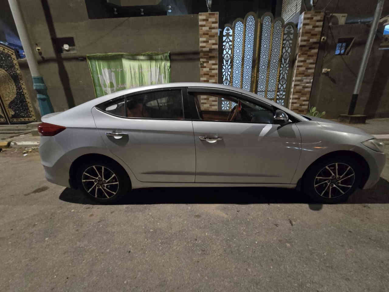 سلام عليكم سياره البيع النتره مديل 2017 خليجي حره بسمي مداور ثاني يوم بيهة صبغ البنيدو جاملغ فقط سعر 128 وبيهة مجال التواصل على رقم ***********
