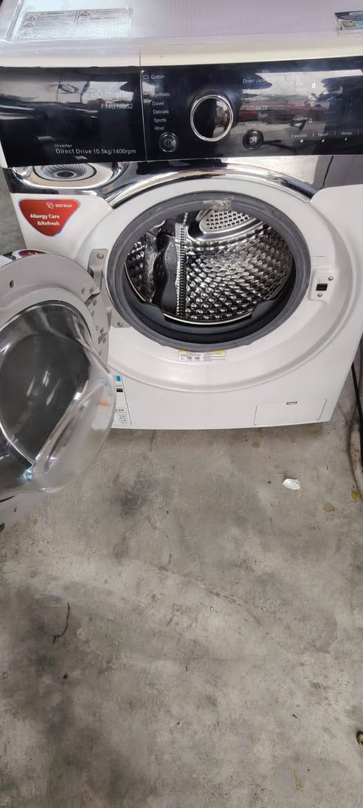 غسالة الجي حيل نظيف قليل مستخدم 10 كيلو ونص مبي عيب ضمان 4 أشهر مع النصب 250 الف


**إذا كنت صاحب هذا الإعلان وتريد حذفه لأي سبب، رجاءا أرسل رسالة إلى الدعم الفني**