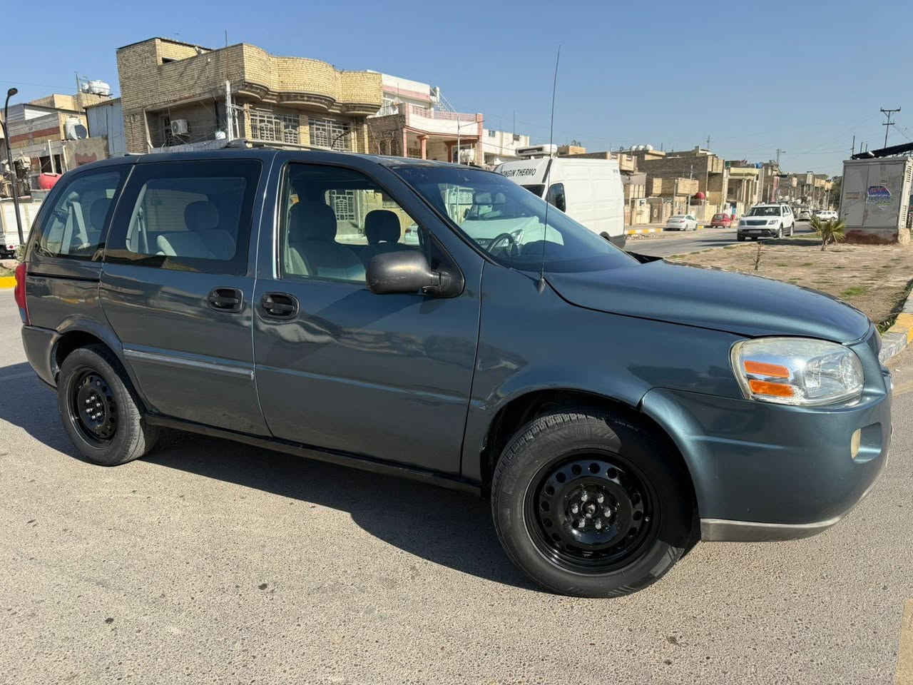 من رخصة مدير الاكروب
للبيع شوفرليت بلاندر 7 راكب موديل 2007 
رقم بغداد ألماني سنويه لل 2028
محرك كير جدد  مكفولات 
بيها ضربه باب وجاملغ مصبوغه حزام لان كان جارد صبغها تبريد عاطل كمبريسر الفان شغال مكان السياره بغداد مدينه الصدر   السعر 55 بيها مجال للشراي الهاتف/ ***********
