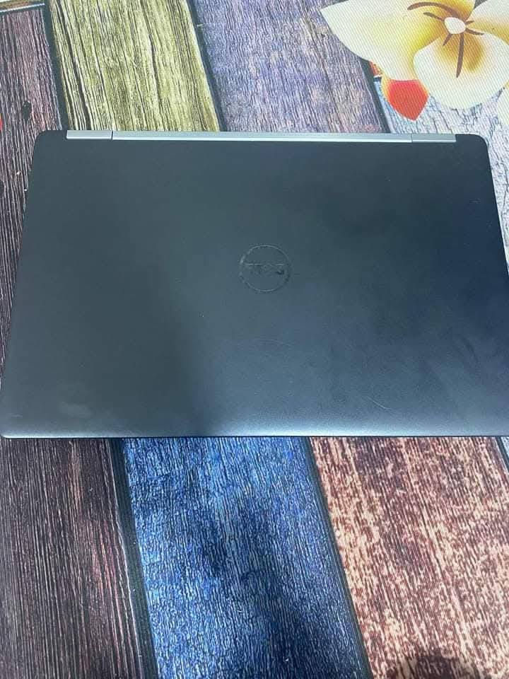 سلام عليكم حاسبه dell  بالله جديده واستخدامها قليل
الذاكره :8GB
الجيل: السادس
منصبه بيها برامج التصميم والاوتكاد
بيها كارت شاشه
مع شاحنتها
سبب البيع معتازه فلوسه
السعر 100قفله المكان بغداد الاعضميه
واي خلل بيها ترجع الحاسبه للتواصل على الرقم *********** وموجود توصيل لكل محافظات
