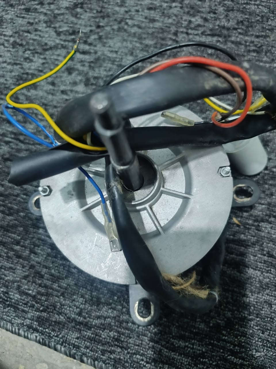 بيع كلهم يشتغلون فقط ماطور يشتغل درجه ثلاث


**إذا كنت صاحب هذا الإعلان وتريد حذفه لأي سبب، رجاءا أرسل رسالة إلى الدعم الفني**