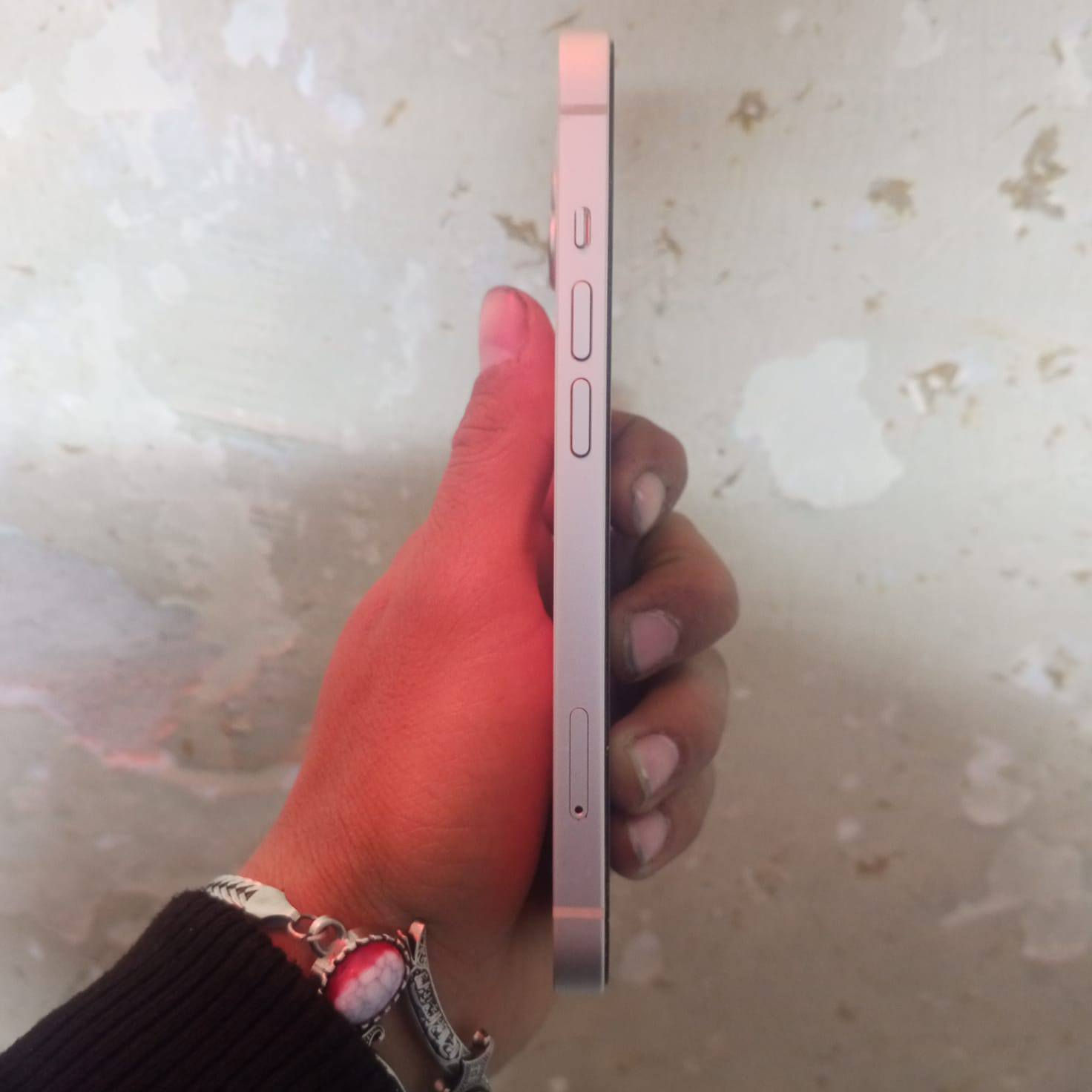 ايفون 13 عادي شرق اوسط دبل سيمكرت انتبه مو تك بطاريه 89 شخط مابيه الجهاز ذاكره 128  رقمي *********** مكاني مدينة صدر
