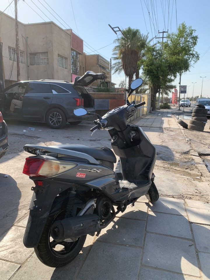 سلام عليكم سكنس فحل دراجة نظيفة حلو شغالة سعر425وبيهة مجال مكاني بغداد قرب تقاطع درويش وهاذا رقمي***********
