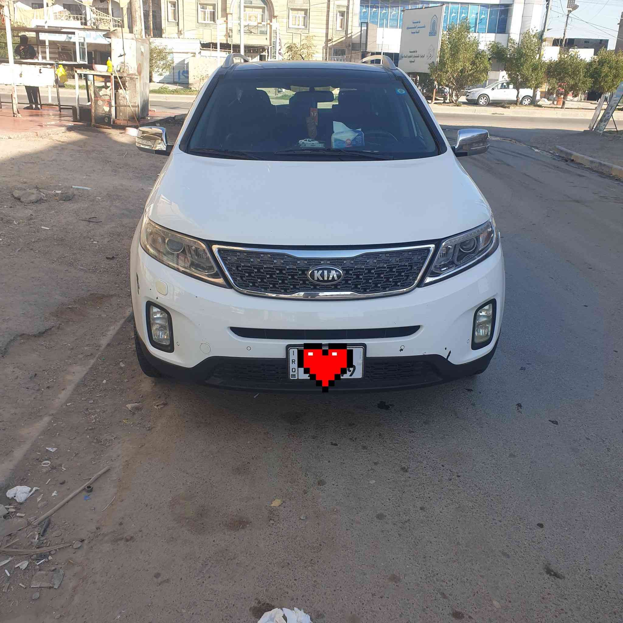 السلام عليكم سورنتو مديل 14كويتي فول موصفات 1/1مكان السياره بغداد ***********
