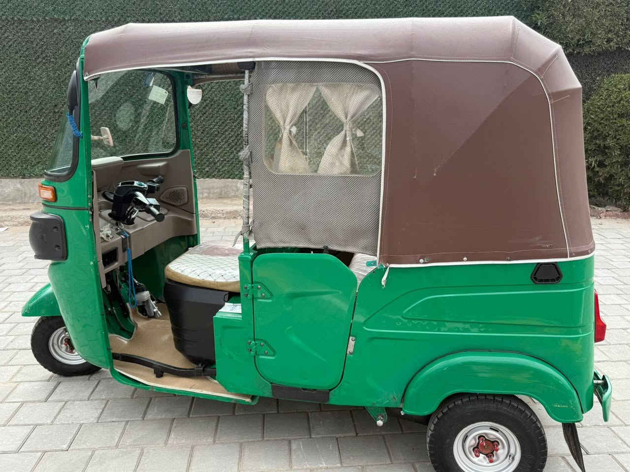 السلام عليكم
تكتك للبيع موديل 2022 شهر8 رقم بغداد

مكفوله كفاله عامه من صبغ وضربه. مكينه  كفاله التكتك بسمي مكان التكتك بغداد الراسه مال العبيدي
السعر 9.500مليون 
الهاتف ***********
