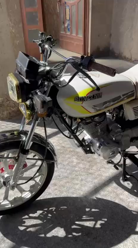 السلام عليكم دراجه للبيع
سافان موديل ٢٠٢٥اجدد من صور بعد مكاني الدوانيه الاسكان كفاله من البنجر السعر ٧٠٠وبيه مجال الاتصال ***********
