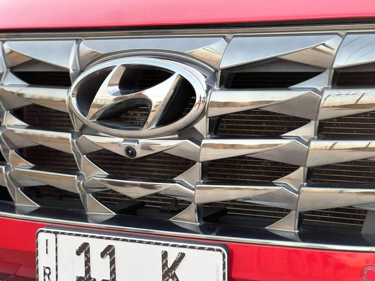 Hyundai Tucson limeted.2023
وارد أمريكي السيارة فول على الاخير مواصفات 

1.رادارات امامية +خلفية+جانبية
2.حساسات أمامية + خلفية 
3. أربع كامرات محيطية360 
4.عدسات زينون + بگ لايت ليد 
5.فتسة سقف بانوراما 
6.ويل 19
7.تشغيل عن بعد 
8.جنطة كهرباء شفط
9. فتح جنطة عن طريق البصمة 
10.تقديم السيارة الامام و الخلف عن طريق البصمة
11.أشاير بل مري 
12.نقطة عمياء 
13.كشنات جلد لون أوف وايت
14. إنارة داخلية RGP
15.تدفئة + تبريد كشنات أمامية 
16.تدفئة كشنات خلفية
17.هيتر ستيرن
18.كشن السائق و الراكب كهرباء 
19.شفتات ستيرن
20.قيادة ذاتية
21.تحديد مسار 
22.مثبت سرعة 
23.نضام نزول منحدرات 
24.أربع مودات قيادة 
25.أوتو هولد
26.سايد بريك بصمة
27.x4
28.شاشة چبيرة 
29.شاشة العدادات ذكية 
30 تشغيل الكاميرات الجانبية عند.الاشارة 
31.مانع أنزلاق
32. خزن ذاكرة ميموري
33.گير بصمة 
34. مكينة v4... 2500

بعد هواي مواصفات ما مذكورة . السيارة بيهة تصليح بل باب الخلفي و شبر بل چاملغ الخفي أقل البشر مصلح بدون صبغ بدون أيرباك صور الحادث بل منشور 

السيارة مرقمة بغداد بأسمي تحويل على مزاجك ترهن بيع أو مراوس

للاستفسار و معرفة السعر . ***********
