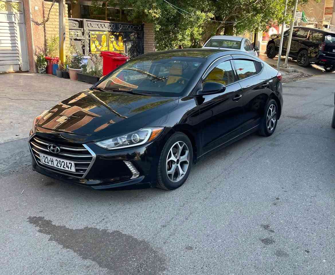 🚗 للبيع | هيونداي إلنترا 2018 | وارد أمريكي | محرك 2000 سي سي
المواصفات:
✅ موديل 2018.
✅ وارد أمريكي.
✅ محرك 2000 سي سي (دوش).
✅ كير أوتوماتيك مع تبديل يدوي (Tiptronic).
✅ ماشية 159 ألف ميل.
✅ اللون: أسود.
✅ رقم سليمانية (دولي) وباسم المالك.
✅ السنوية نافذة.
المميزات:
✔️ تحكمات على الستيرن.
✔️ 3 أنظمة قيادة.
✔️ شاشة أصلية.
✔️ كاميرا خلفية.
✔️ رادار النقطة العمياء (Blind Spot).
✔️ تبريد ثلج.
الحالة:
حادث سطحي فقط.
قطعتان جاملغ وبنيد.
لا شواصي ولا لغود.
تم تبديل دبل كازكيت فقط.
لا دوانز.
لا تبخير.
لا تنقيص زيت أو ماء.

💰 السعر:115 ورقة (قابل للتفاوض بالمعقول بعد المعاينة).
📍 الموقع: بغداد – البنوك.
📞 للاستفسار: ***********
