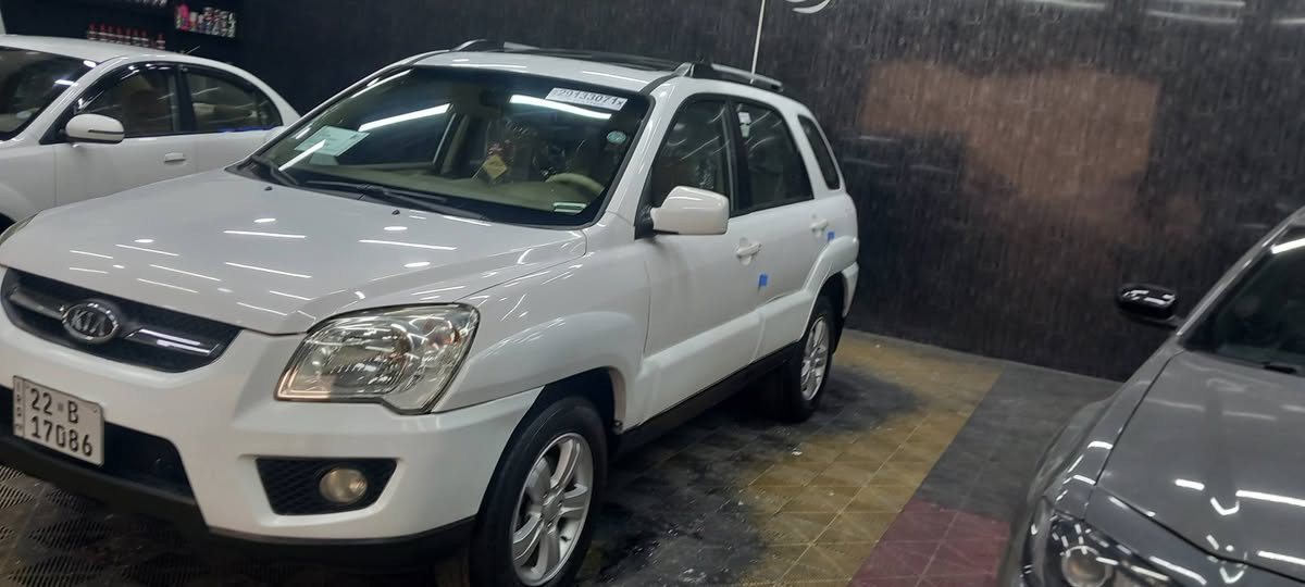 كيا سفورتج
موديل 2010
كير ومحرك شرط  محرك  مامفتوح شرط لا صرف ولا نفخ 
السيارة بدون صبغ بدون دواخل 
سلايت تبريد لمس شاشة جبيرة 
داخل لونين رقم اربيل جديد 
الاستفسار على هذا الرقم ***********
العنوان قياره
