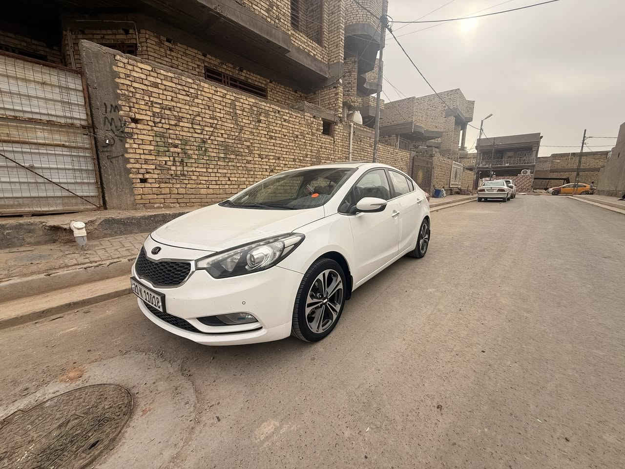 كيا سيراتو خليجي 
-مديل 2014
-فول مواصفات  
-تحكم  سترين جهتين
-مري شفط
-تبريد قطعتين
-لدات امامي خلفي 
تبريد خلفي-
-حساست امام خلفي
-ويل كروم 
-تخم تاير

-مكينه 1600 دووش 

كفاله السياره

المكان الدوانيه
***********
