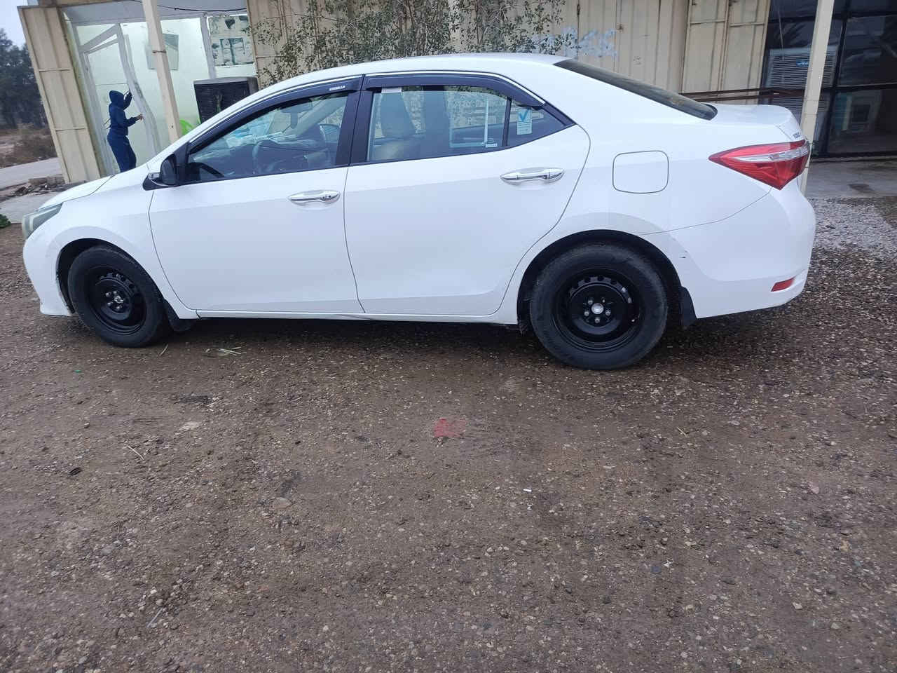 السلام عليكم ورحمه الله وبركاته كورلا موديل 2015 بيها بارد قليل مكفول كير محرك تايرات رقم بغداد السونار بالصور السنوية لل2030 باسمي تحويل مباشر *********** العنوان بغداد المدائن ناحية الوحدة قرب سيطرة اللج
