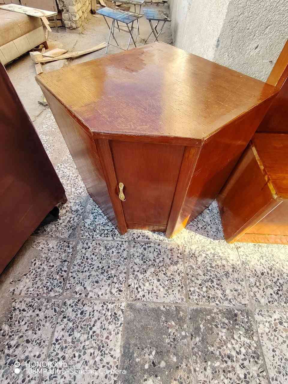 بلااااااااااااااش 
غرفة أخشاب صاج داخل وخارج 6 بيبان ظهر جرجوبة بورمي ب 500 ألف *********** العمارة حي العسكري قرب مدرسة المربد
