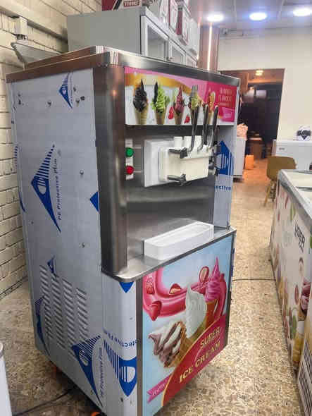 جهاز سوفت ايسكريم عدد ٤ 
مال شركة ميلاد صيني 
***********
