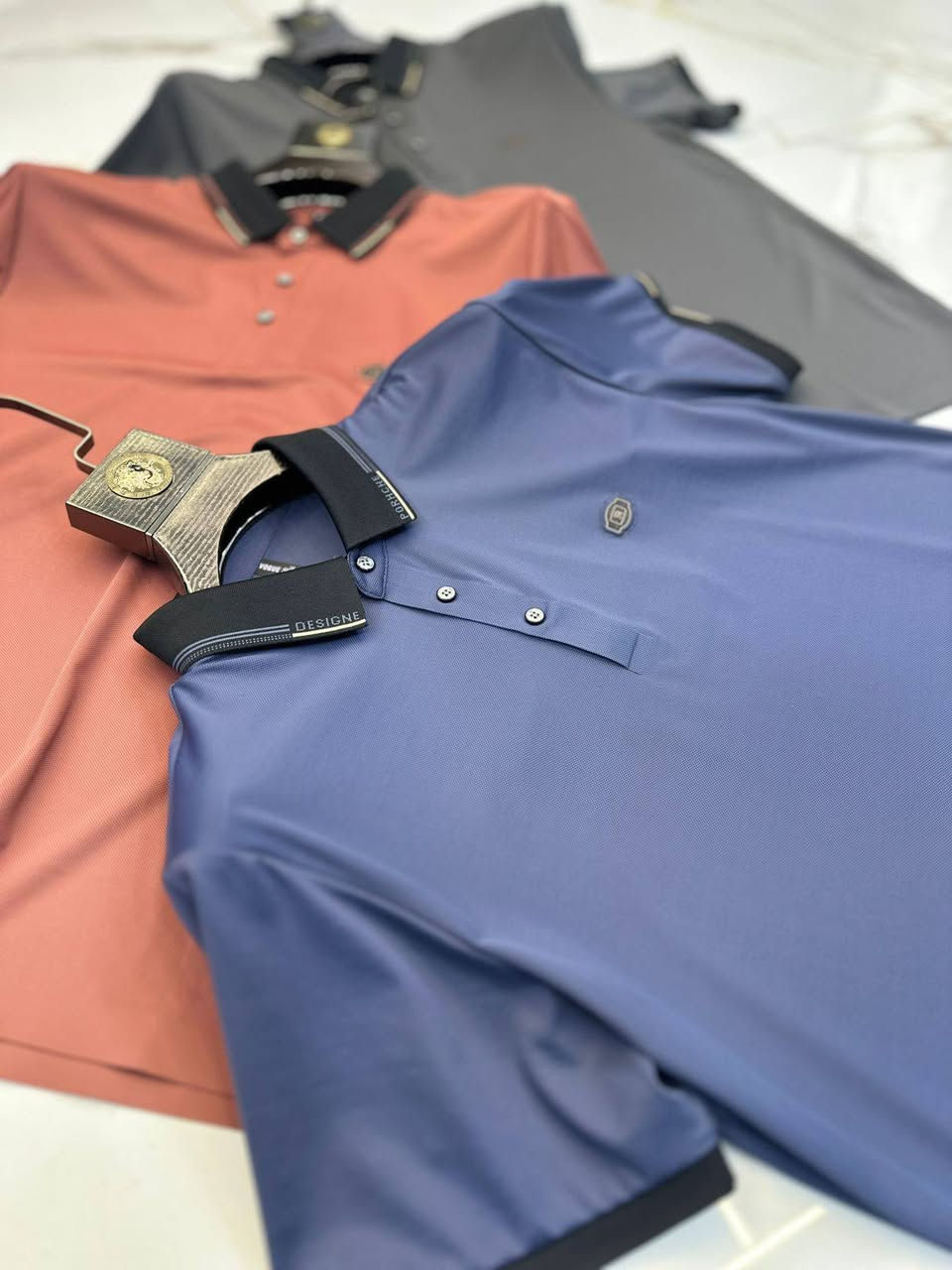 تيشيرت صيني ياخه ماستر كواليتي
قياس M_3X
عدد الشد 15قطعه 
السعر  القطعه 12 الف
سعر الشد 180الف


**إذا كنت صاحب هذا الإعلان وتريد حذفه لأي سبب، رجاءا أرسل رسالة إلى الدعم الفني**