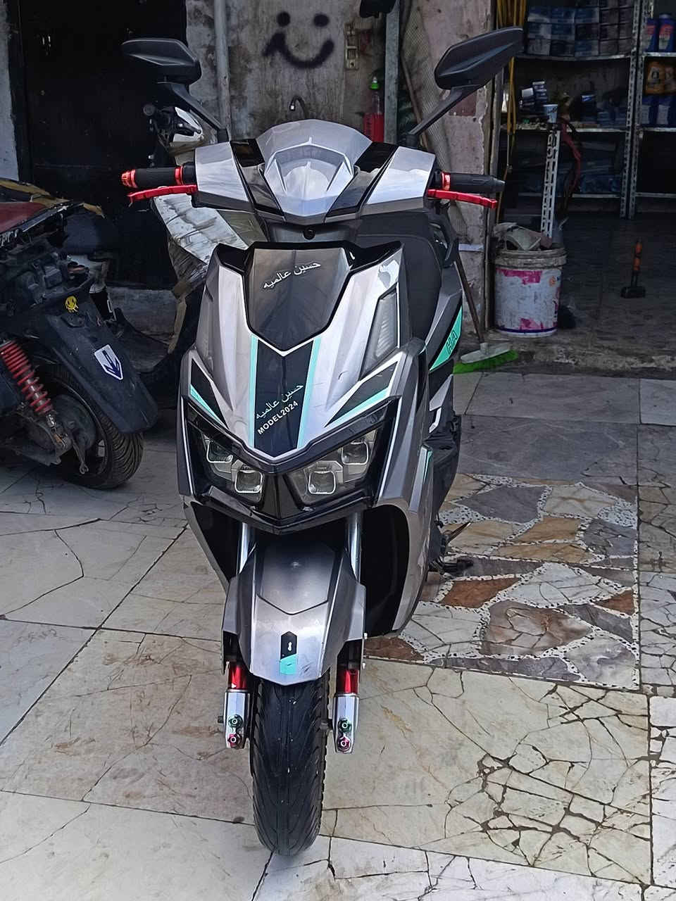 دراجة سكنس
ملف 1500
بطاريات 6
32 فولت
ماشية 5000
مكاني كاظمية
السعر 600000 و بيهة مجال 
***********
