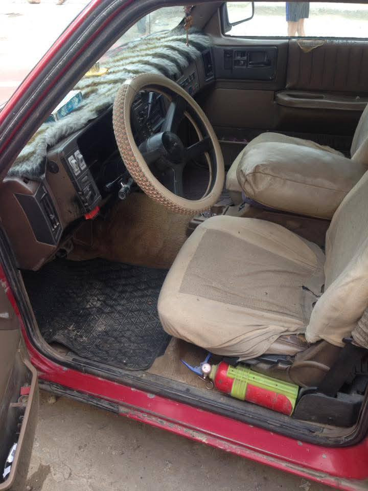 السلام عليكم سياره جيمي بلاير  موديل ٩٢ كير ومكينه بلادي السياره شغاله بس متروكه ابيع عله حطتهة رقم بغداد متواجدعل فيس سعر ٢٦ورقه وبيه مجال حك الجيه رقم ***********
