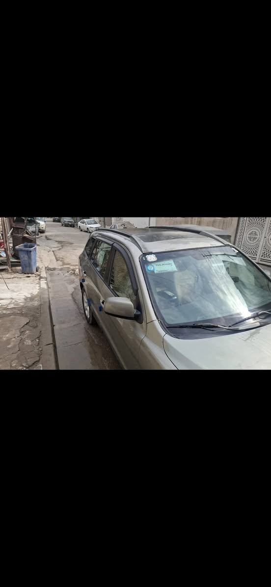 السلام عليكم سياره سنتافي موديل 2008 سبعه راكب سياره فول ماعد البصمه محرك 3300 جديد حاويه تبريد  ثلاثة قطع كير ومحرك جديد تخم تاير ياباني سياره خير من الله السعر 125 وبيه مجال بيه جاملغ مصلح وباب مصلح فقط السياره باسمي تحويل ثاني يوم رقم الهاتف *********** به واتساب
