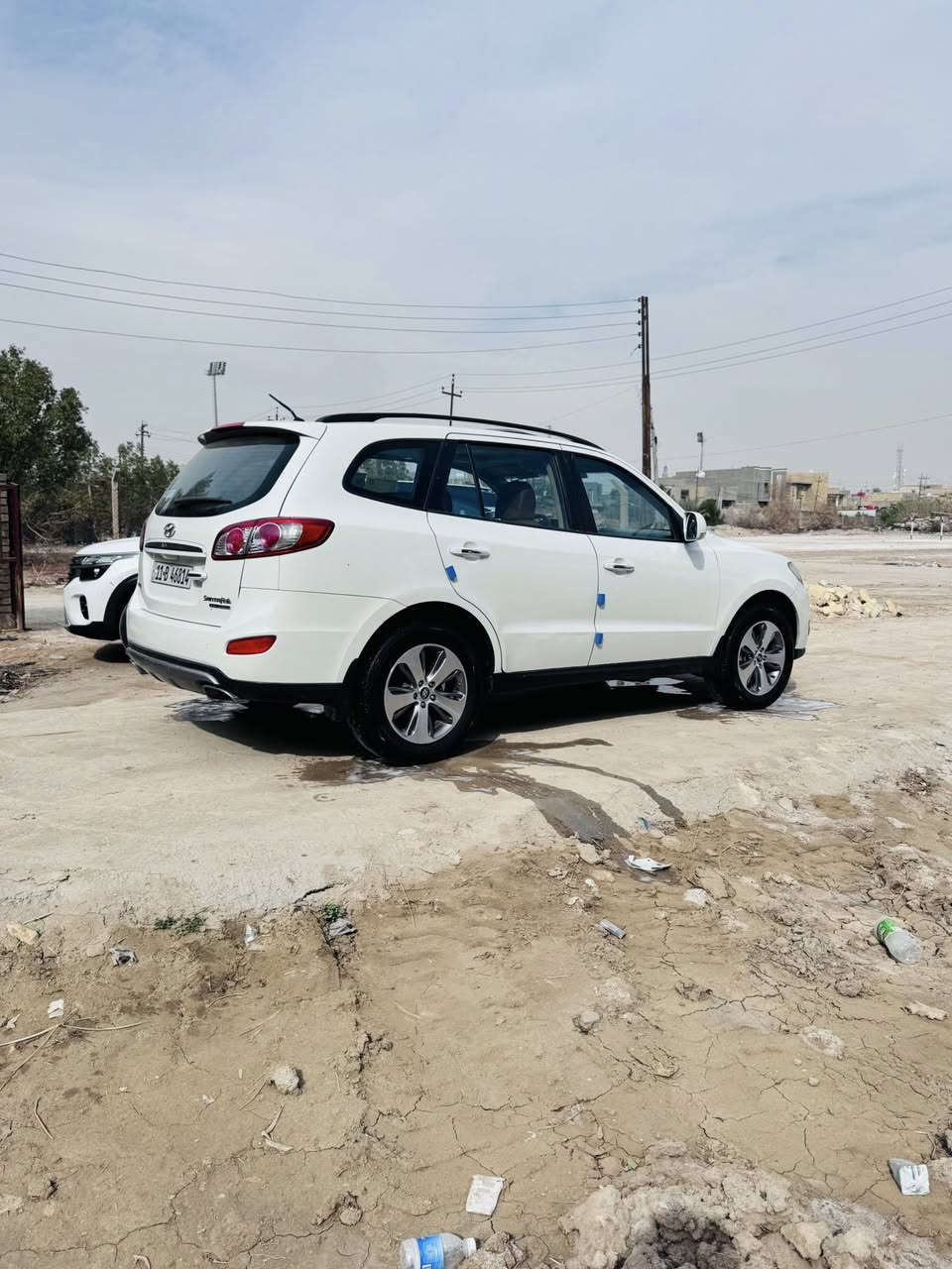 سلام عليكم
سنتافي ٢٠١٢ رقم بغداد الجديد 
مكينه وكير كفاله 
فول موصفات 
٦ سلندر 
بصمه 
٧ راكب 
٣ قطع تبريد 
كشنات جلد 
كشن كهرباء 
حساس وكامره بلادي 
تبريد لمس 
سياره جديده واحلى من الصور بيه بارد قليل بربع الجاملغ الأمامي جهت العبري وتكحيل بطرف الباب والباقي كفاله 
مكان السياره الديوانيه-عفك 
السعر ١٦٧ وبيه مجال قليل 
*********** محمد
