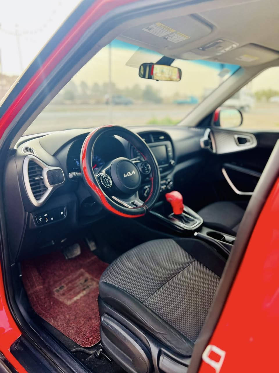 لسلام عليكم للبيع كيا صول 2022 مكينه 2000 دوش سيارة جديده كلش لون مميز احمر رقم بغداد باسمي تحويل مباشر ويل كب تحكملت استيرن نظام الدفع أمامي شاشة لمس بلوتوث وUSB كاميرا خلفية تحكم مثبت سرعة اقتصادية بالبنزين حاث فقط باب السائق بدون دواخل بدون ايرباك و صور الحادث موضحة بالمنشور السعر155$و بيها مجال بسيط اي استفسار اتصال***********بي واتساب
