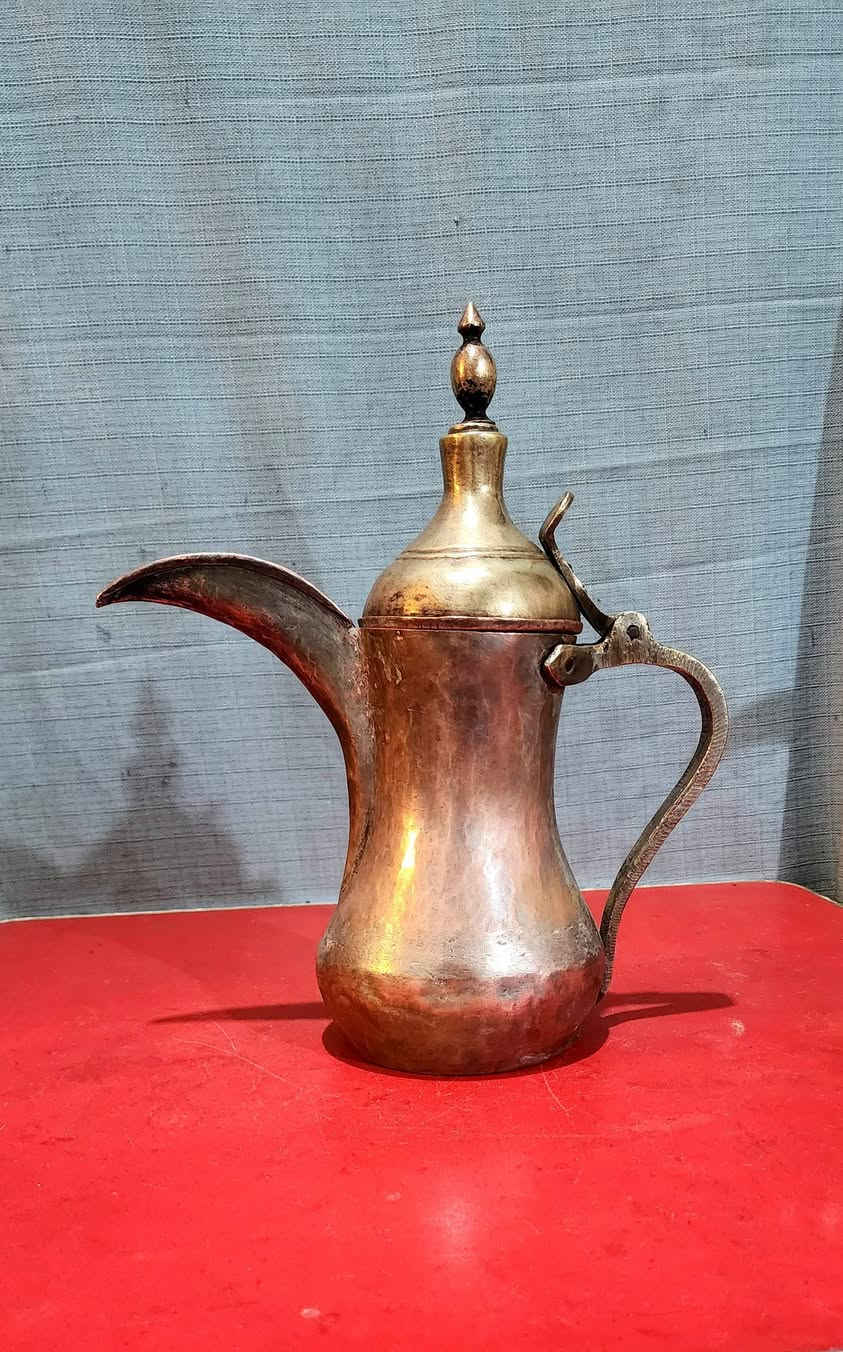 السلام عليكم
دلال عدد 2 نحاس احمر شغل بغدادي قديم بدون ختم وزن ثقيل اضرار بسيطه بالقبقات موضحه بالصور السعر 200 الف نهائي مكاني بغداد


**إذا كنت صاحب هذا الإعلان وتريد حذفه لأي سبب، رجاءا أرسل رسالة إلى الدعم الفني**