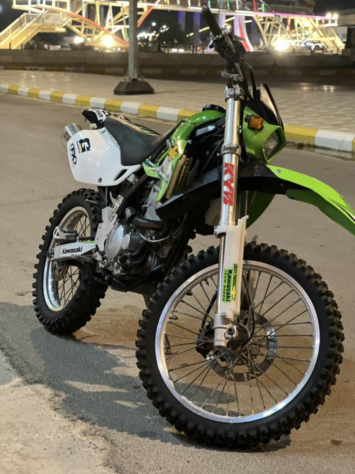 السلام عليكم
قفاز كاوزاكي ياباني
كفاله عامه  

حجم المكينة (250cc) ولفات 
راديتر 
ماشية 22 الف 
دراجة بحالة الوكال 
ماصارلها هواي طالعه من المعرض 
اكزوز اكرا بوفيك 
منضومة زنون 
للاستفسار 
***********

