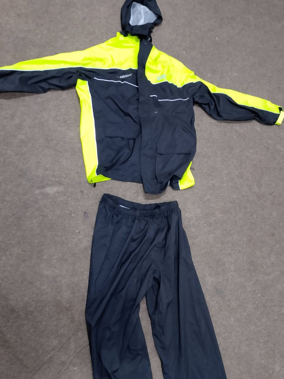 بدلة مطرية قياس XL تلبس وزن 90 لحد 105 السعر 12 الف


**إذا كنت صاحب هذا الإعلان وتريد حذفه لأي سبب، رجاءا أرسل رسالة إلى الدعم الفني**