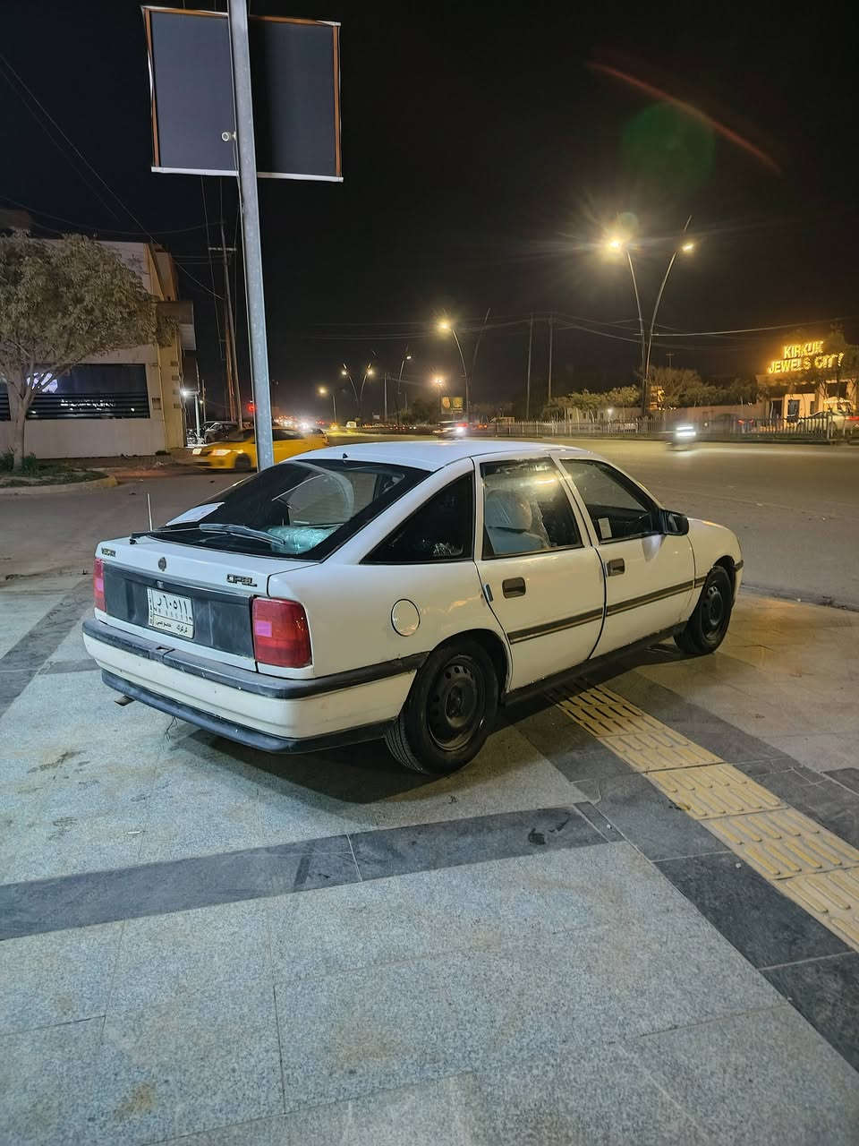 السلام عليكم اوبل فكتره موديل 89 حجم 16 مشروع وطني لحد 29 كير محرك بل شرط صدر جديد تايرات جديد السعر 35 وبيه مجال بصيط *********** مكان السياره كركوك
