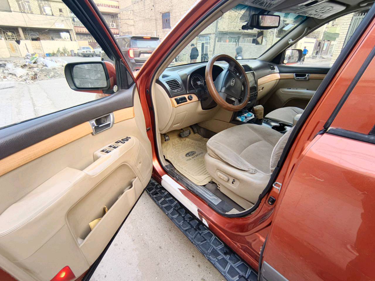 للبيع موهافي خليجي ٢٠٠٩  مكفولة من الضربه بيها فقط دعامية امامية صبغ  وباب السايق بارد موضحه في الصور والفيديو  بدون معجون ولا صبغ فقط تكحيلات

محرك 3800 المرغوب  ومحرك وكير واكسل مكفول والتبريد ثلج والتدفئة شغاله مواصفاتها 
فور ويل 4x4  
مانع تزحلق وانحدار 
مري الجوانب شفط وتحكم كهرباء  
الجنطة شفط كهربائي
كشن السائق كهرباء 
السعر 118 وبيها مجال عنواني بغداد الكرخ  *********** موجود اتصال واتساب على هذا الرقم