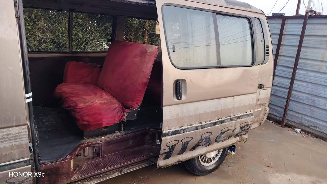 هايسا محرك 2500بطه ديلكو بيه دخانه اول ماتشغل سياره جاهزه وحلوه سياره عوزه ترتيب رقم  ميسان هيىه مامسجله غرامات مصفره راعيه بالعماره تحويل مباشر موديل 1991 سعر (27)ورقه مكانه بالعماره ***********
