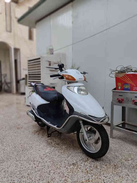 السلام عليكم دراجه سبيسي ماليزي مفتوحه مره وحده دراجه خير من الله دراجه نضيفه كلش ما ناقصها شي  سعر500وبيها مجال بسيط مكاني واسط قضاء الحي للتواصل خاص أو علا الرقم ***********
