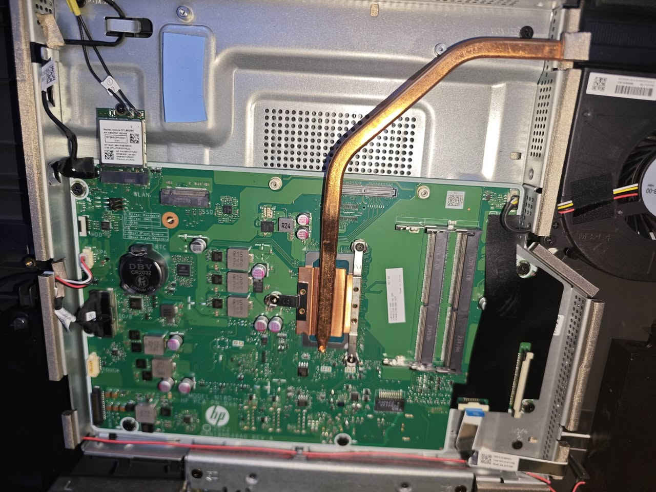 All in one
عاطلة ومفصخة باقي بيهة ذني القطع 
المذر بورد وكارت الوايفاي والمروحة وزوج سماعات وكاميرا 
التفيدة يكتبلنة سعر وبالعافية


**إذا كنت صاحب هذا الإعلان وتريد حذفه لأي سبب، رجاءا أرسل رسالة إلى الدعم الفني**