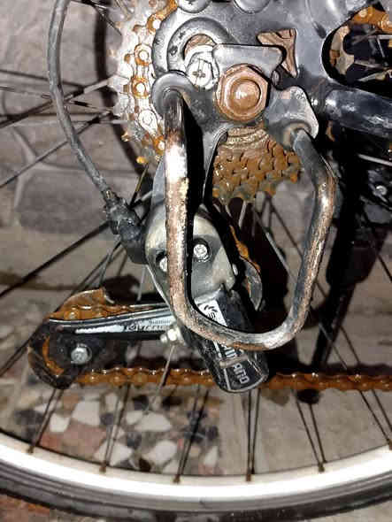 #بايسكل ياباني c700
سبع نمر خلفي ثلاثه امامي 
العكرب شيمانو الوياله شيمانو 
السعر 100وبي مجال بسيط
مكاني بغداد الزعفرانيه 
الرقم***********
