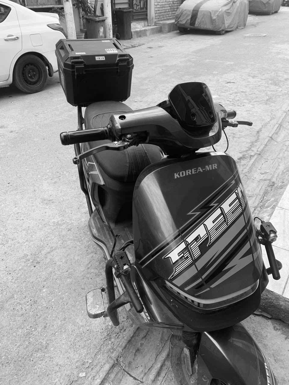 السلام عليكم ورحمة الله وبركاته
دراجه كهربائية حجم كبير  Kore Mr  - Speed 
الدراجه استعمال قليل ونظيفة 
كهربائيات شغاله 
بطاريات نوع WLNEE كبير ارقى انواع البطاريات بالسوك قبل يومين بدلتهن جدد يعني  .  
شاحنتها فولتية عالية وشحن سريع وتنطيك انعاش للبطاريات  .  
وياها مري وصندوك  .  
سعر الدراجة 650 وبيها مجال بسيط 
مكاني بغداد  - الاعظمية  .  
لل استفسار اكثر *********** مافتح ماسنجر فقط رقمي هاذا  .  
وشكراً  .
