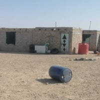 ٣٠٠ دونم • مزرعة مجهزة • حوض ماء ٢٦×٢٦م