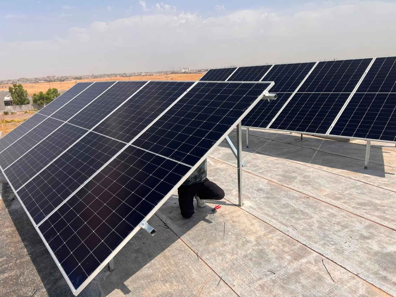 الحمد لله تم إنجاز وتنصيب منظومة طاقة شمسية متكاملة بنجاح ☀️🔋

تم تجهيز الموقع بألواح شمسية عالية الكفاءة مع إنفرتر Deye وبطارية ليثيوم JHPV لضمان تشغيل مستقر وتوفير مستمر للطاقة على مدار اليوم.

نسعى دائماً لتقديم أفضل الحلول بأعلى جودة ودقة في التنفيذ لتحقيق رضا زبائننا الكرام.

📍 مكتب السدن للطاقة الشمسية

*********** 📞
📞***********

 للاستفسار والحجز يرجى التواصل معنا

طاقة نظيفة… توفير دائم… وأداء يعتمد عليه. 🌞⚡️� #كروبات #الشمسيه #العربي #الوطن #الجميع #المتابيعين #الطاقه #المنزل_الذكي #توفير_الكهرباء #طاقة_متجددة #استثمار_ذكي #طاقة_شمسية
