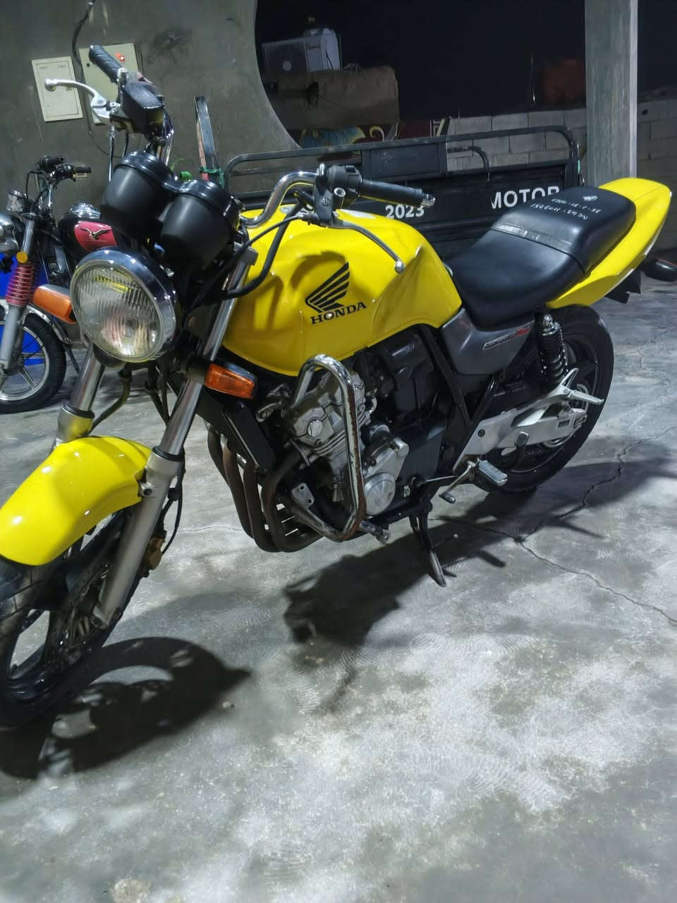 سلام عليكم مو شراي لا تعبني اكو ارخص سيبي فور  نوزل 2010__16ولف صار سبوع من نازله من تيم التميمي رمبه دراجه كفاله عامه ممشأ 33 الف 
سعر 25 ورقه قفل ‏‪***********‬‏
#مكان دراجه واسط العزيزيه
