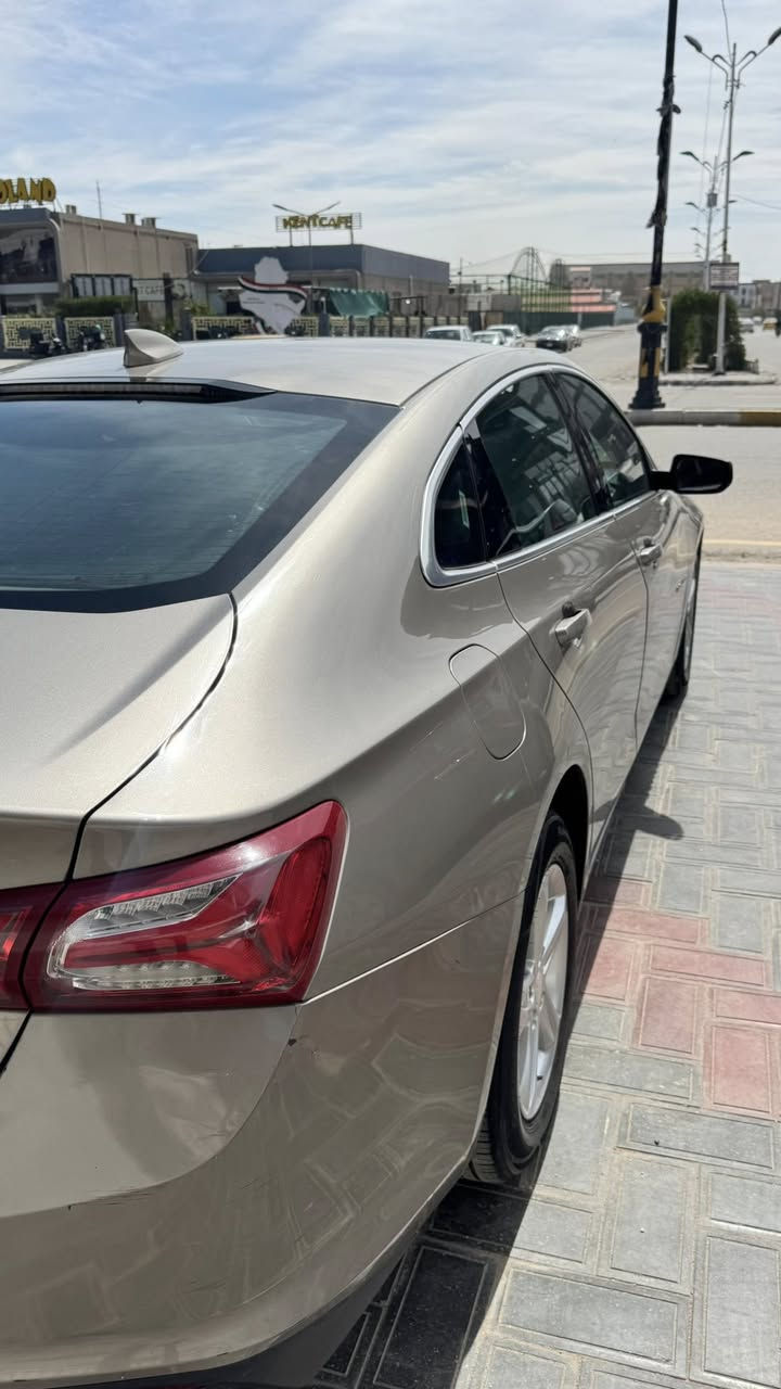 السلام عليكم
اللبيع ماليبو 
موديل ٢٢ 
رقم قادسيه معوقين وكاله عامه من المالك 
موصفات 
بصمه تبريد قطعتين كشن كهربائي خمل 
مانع انزلاق تحديد مسار هاند بريك كهربائي 
السياره على وضع الشركه جديده برغي مافتوح بيها 
مكينه كير حداديه كله كارتون 
تخم تاير جديد 
الضرر خشم البنيد ومصلح نفسه بلاد 
والباقي كفاله عامه من كلشي ششرط 
الاستفسار اكثر اتصل وبخدمتك 
*********** السعر ١١٥ وبيها مجال
