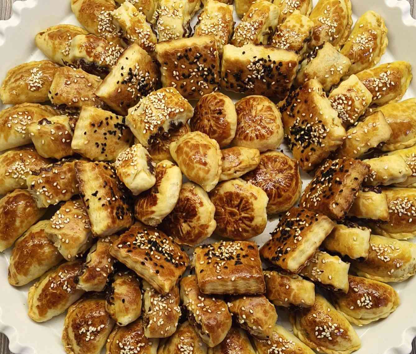 هلا بالعيد وهلا بطلباتكم الطيبة🌙✨
 العيد مايكمل بدون كليجة 😍
الحجز والاستفسار مراسلتنا على الخاص 
واتساب ***********📩
متوفر توصيل داخل سليمانية 🚗🚗
