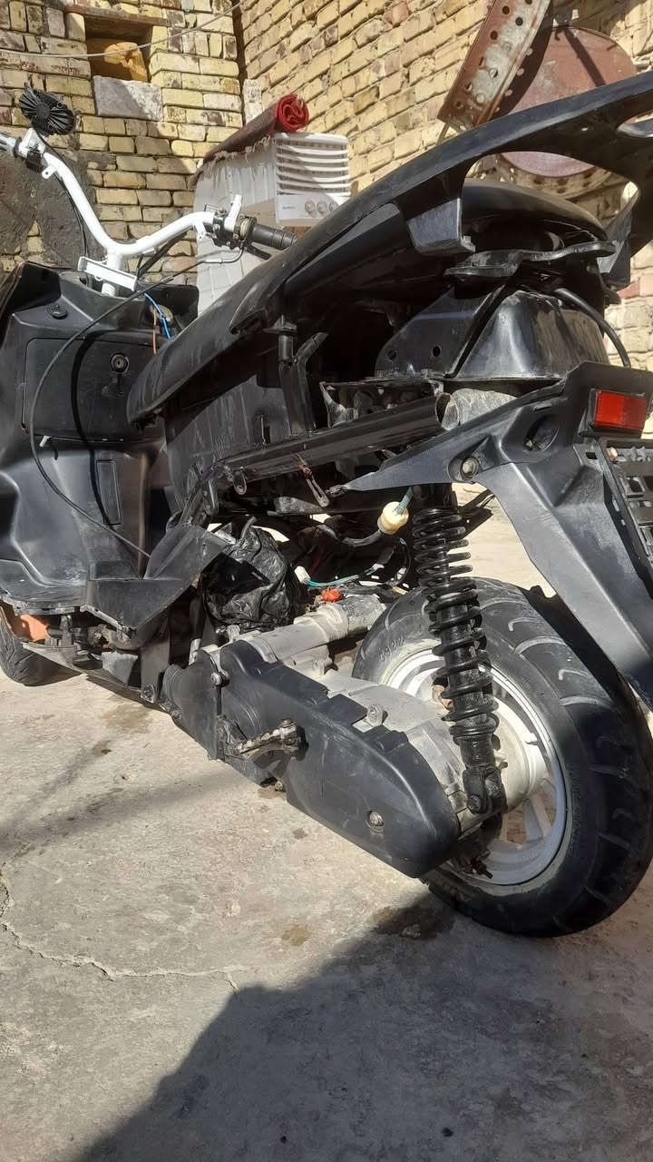 سلام عليكم
حبايبي سگنس ياباني مكينه ماكس 
الدراجه جاهزه من مكينه من ضفيره شوكت مايعجبك شغل واطلع كفراته البقيه موجودات من شوته وكفرات وصفاحيات المكينه بيه خيط بخار بس بل تشغيله
مكاني الديوانيه الشافعيه  امراوس بفراشه او بيع 
سعر 200 خاص موجود ***********
