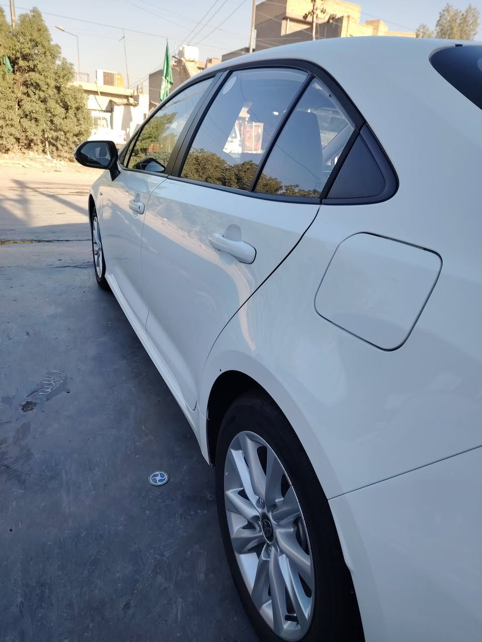 سلام عليكم كورله مديل ٢٥ كفالة عامل ماشيه ٢٣ السعر ٥٥بيه مجال رقم الهاتف ***********

