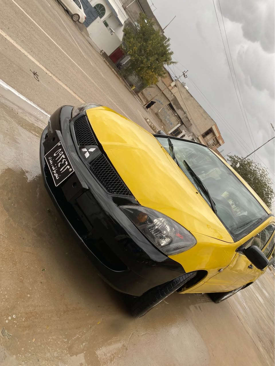 السلام علیکم  فرۆشتنی خێرا 
لانسر قیستەکان ٢٠١٠سەیارەی ماڵە هین معرەز نیە تازە ڕۆن و هایدرۆلیک گێرو دەبەی کلاچ و گشت شتێکیم گۆریە  تازەیە تاقم گاعی و دەست کاریەکی باشم کردە بۆمال خۆم گێر و مەکینەو تەبرید ساردو گەرم بەشەرت سەیارەکە تازیە زۆر پاکو جوانە سعری ٣٩ و مەجال 
ئەویش ڕەقەم تەلەفون 
***********
لەچات معمالە ناکەم بێ سەیری بکەو سعر بدە كالار, السليمانية
