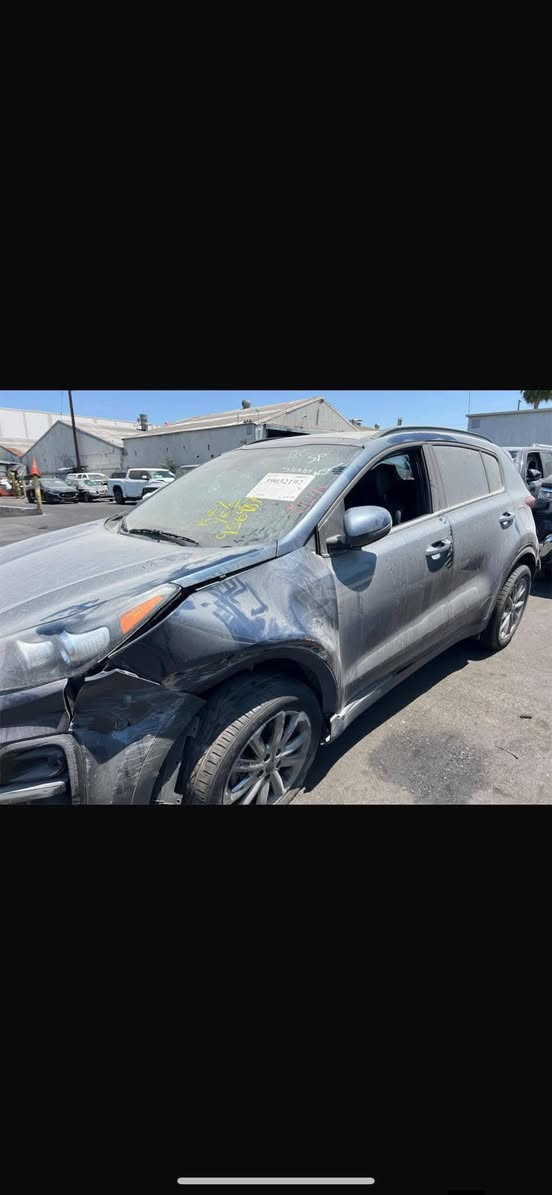 سبورتج 2022 فول مواصفات بنوراما بصمه فول للاخير
حادثها كلش بسيط جاملغ جهة السايق ودعاميه خلفيه واضح بالصور كلشي رقم

اربيل الدولي

مواصفات الفول معروفه سعرها 185 وبيه مجال للتواصل
*********** أو يتفضل خاص
