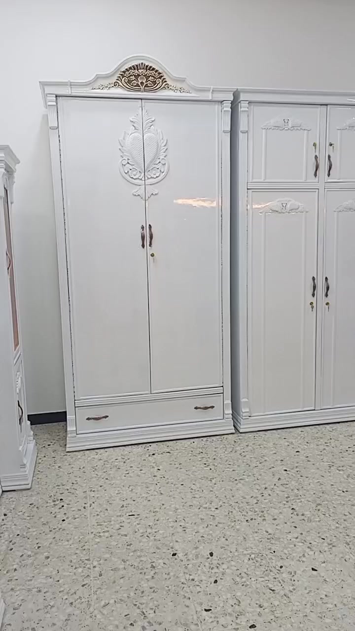 سلام عليكم هاي غرفه لبيع جديده مامستخدمه شقل عراقي خشب صاج صبغ حراري فرن فول عنوان ابو غريب قرب نفق تواصل علا هاذه رقم بيه واتساب ***********
