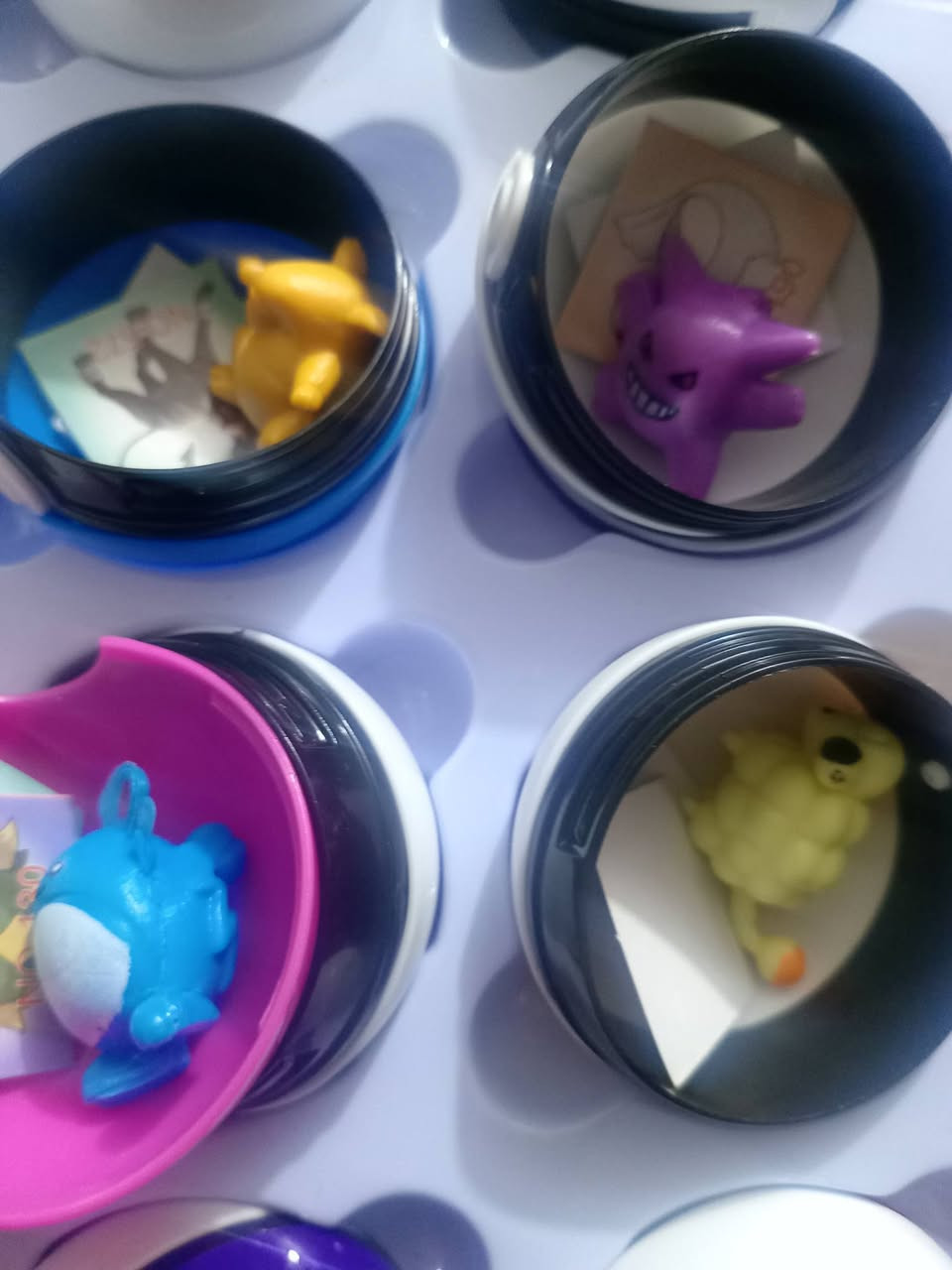 علبتين كرات بوكيمون كل علبه تحتوي علئ 12 كره وبداخلها مجسم صغير  سعر العلبه الواحده ب 8000  فقط


**إذا كنت صاحب هذا الإعلان وتريد حذفه لأي سبب، رجاءا أرسل رسالة إلى الدعم الفني**