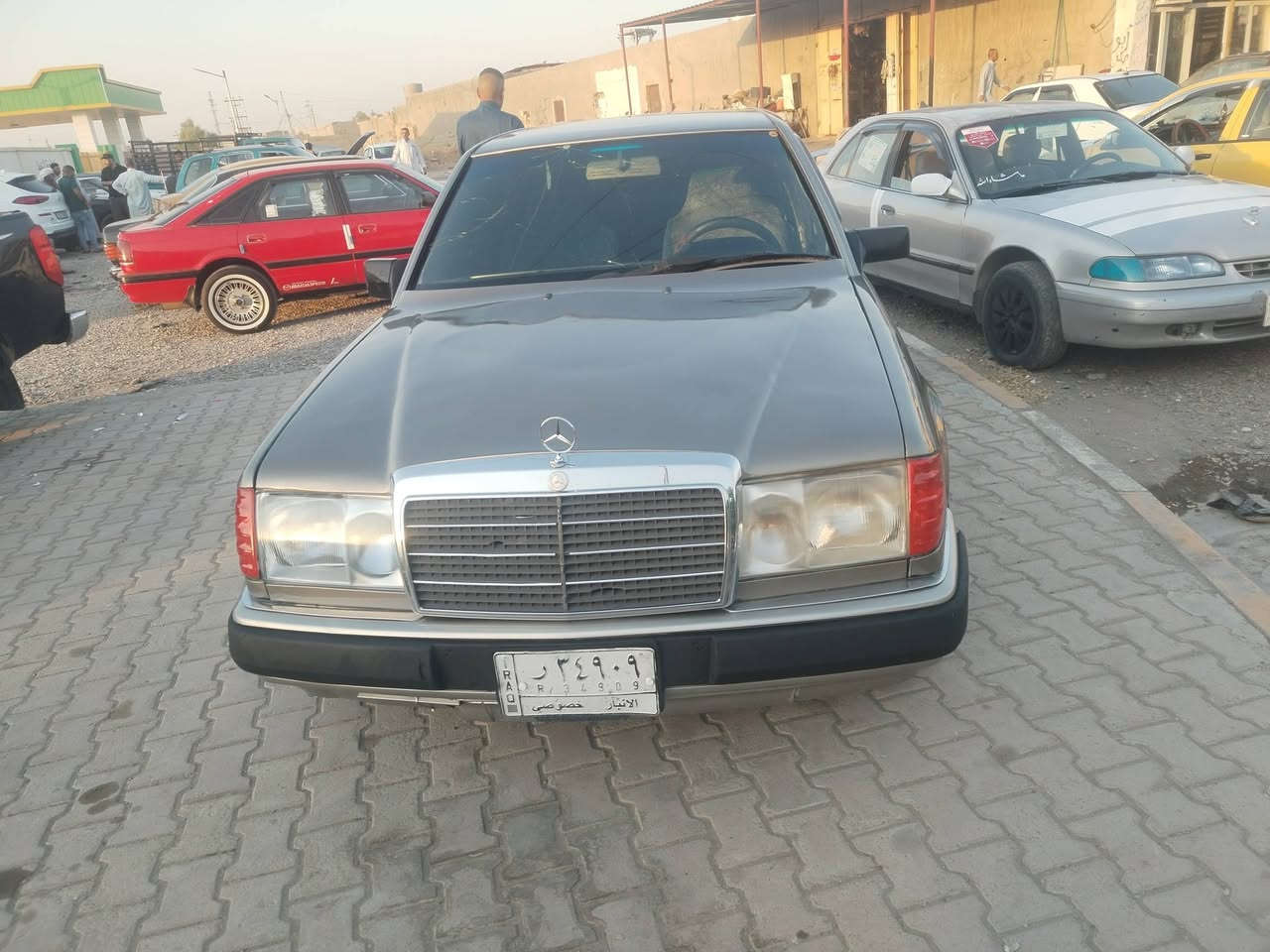 مرسيدس دب 1991 بلاد
تبريد شغال
كير محرك مكفولات بالشرط
محرك بطه 2500
رقم انبار شرط التحويل
داخل نظيف
كهربائيات كله شغاله 
صبغ عام جماليه بدون ضربه
مكفوله من الضربه والمعجون والخياس
السعر 47 بيها مجال
*********** ديالى_جلولاء
