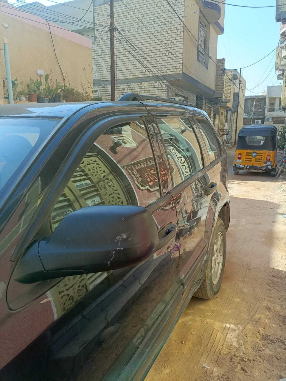 السلام عليكم ورحمه الله وبركاته عندي سياره جيب لاريدو موديل 8سياره لون اسود محرك وكير فول 6سلندر الاتصال على الارقام التاليه مكان كربلاء المقدسة 
***********
***********
