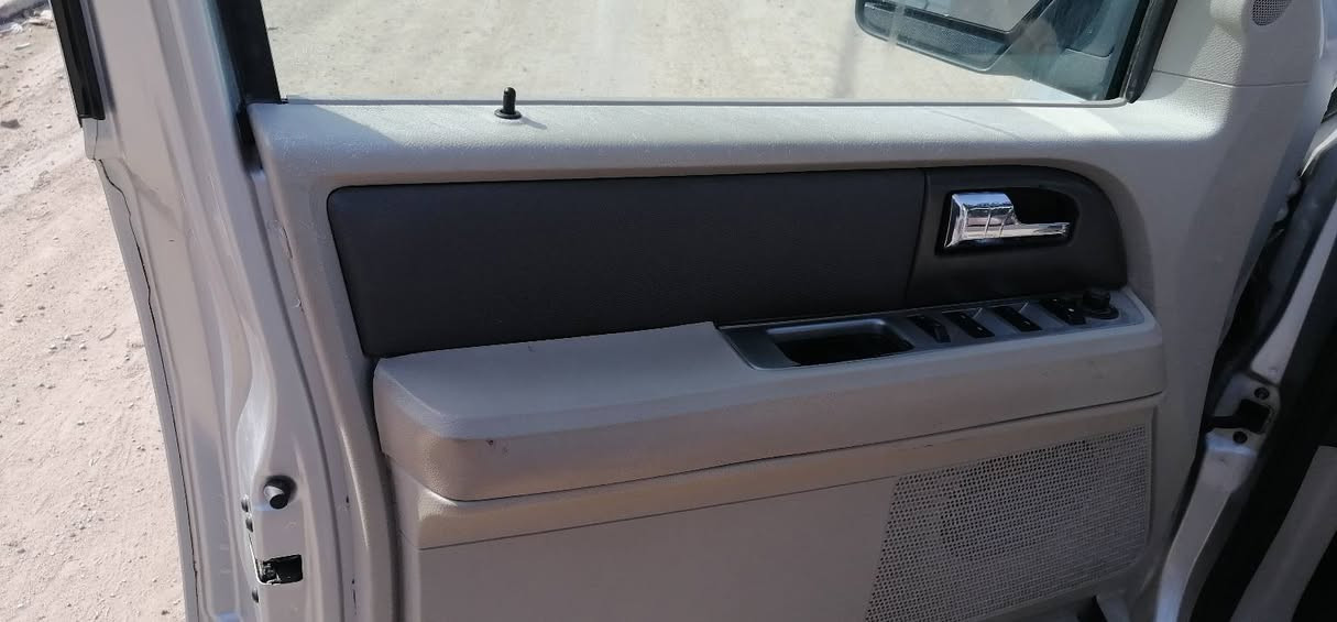 فورد اكسبيدشن ٢٠١٢ خليجي تو ويل جاهزه رقم بصره صيانه عامه قبل اسبوع السعر ١٣٥ كير محركاكسل ابلاد ماشيه ١٣١ الف قابل للزياده العنوان البصره. السياره بسمي هزه جديده اسباب البيع خاصه بس السباره بلادي ظفيره وكهربائيات صرف ١٢ لتر لكل ١٠٠ كيلو وحجر البيئه موجود واي استفسار اني بالخدمه والسياره صارف عليهه لان من المستورد الى ايدي. واسف عالاطاله للاستفسار ***********
