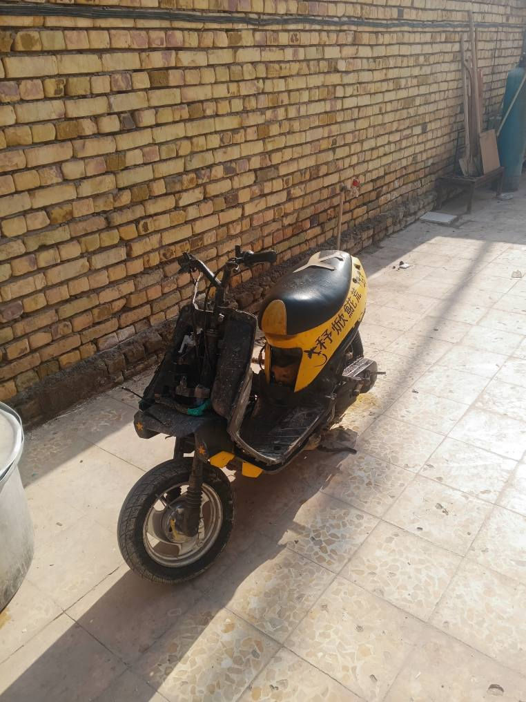 دراجه ياماها 6 زروف للبيع كامله من كلشي سلف وباتري وكلشي السعر 160 وبيها مجال للطيبين مكاني قطاع 28 شارع السوك للتواصل خاص او الاتصال بالرقم /***********
او واتساب /*********** عمارة, ميسان
