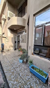 بيت مساحة ١٠٠ متر مربع طابو صرف  الواجهة 6.75 النزال 15 3 غرف نوم وحدة...